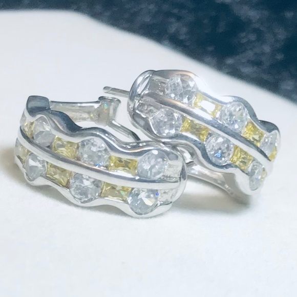 Vintage Ivana Trump Sterling Silver & CZ Huggie Earrings - Picture 10 of 13